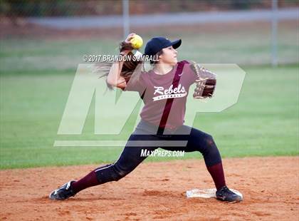 Thumbnail 1 in Maplesville @ Thorsby photogallery.