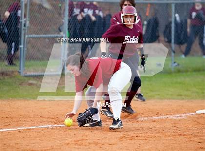 Thumbnail 3 in Maplesville @ Thorsby photogallery.