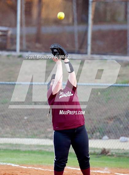 Thumbnail 2 in Maplesville @ Thorsby photogallery.