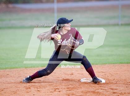 Thumbnail 3 in Maplesville @ Thorsby photogallery.