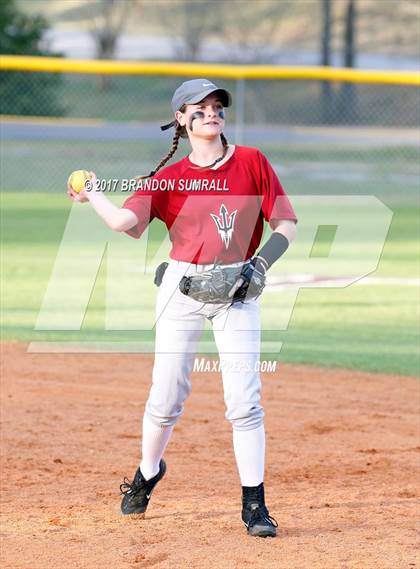 Thumbnail 2 in Maplesville @ Thorsby photogallery.