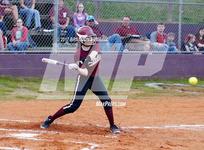 Thumbnail 1 in Maplesville @ Thorsby photogallery.