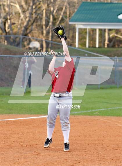 Thumbnail 3 in Maplesville @ Thorsby photogallery.