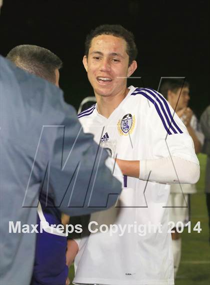Thumbnail 3 in Carlsbad vs. Torrey Pines (CIF SDS Open Division Final) photogallery.