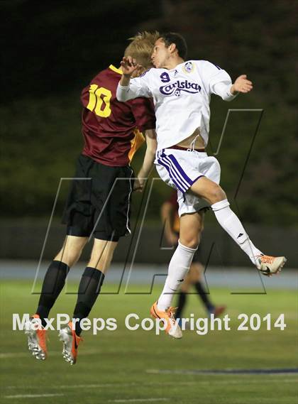 Thumbnail 3 in Carlsbad vs. Torrey Pines (CIF SDS Open Division Final) photogallery.