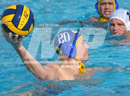 Thumbnail 2 in Grossmont vs La Jolla (CIF D2 SDS Regional) photogallery.
