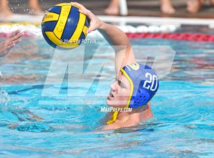 Thumbnail 2 in Grossmont vs La Jolla (CIF D2 SDS Regional) photogallery.