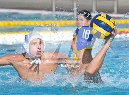 Thumbnail 2 in Grossmont vs La Jolla (CIF D2 SDS Regional) photogallery.