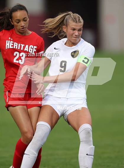 Thumbnail 3 in Heritage vs. Rock Canyon (CHSAA 5A Semi-Final) photogallery.