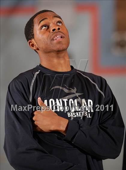 Thumbnail 3 in Montclair Prep vs. St. Bernard (CIF SS Playoffs) photogallery.