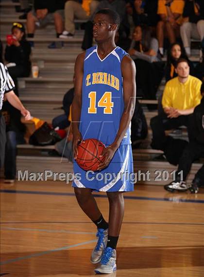 Thumbnail 2 in Montclair Prep vs. St. Bernard (CIF SS Playoffs) photogallery.
