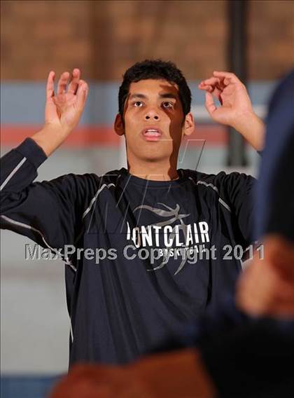 Thumbnail 2 in Montclair Prep vs. St. Bernard (CIF SS Playoffs) photogallery.
