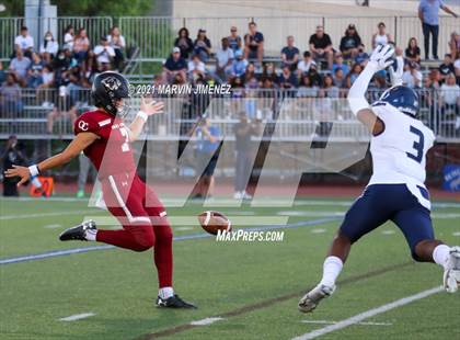 Thumbnail 2 in Oaks Christian vs Sierra Canyon photogallery.