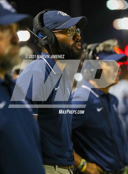 Thumbnail 3 in Oaks Christian vs Sierra Canyon photogallery.
