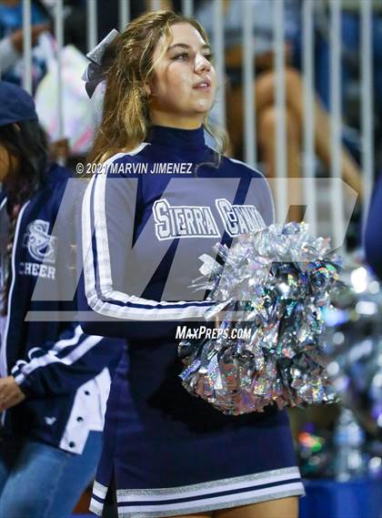 Thumbnail 2 in Oaks Christian vs Sierra Canyon photogallery.