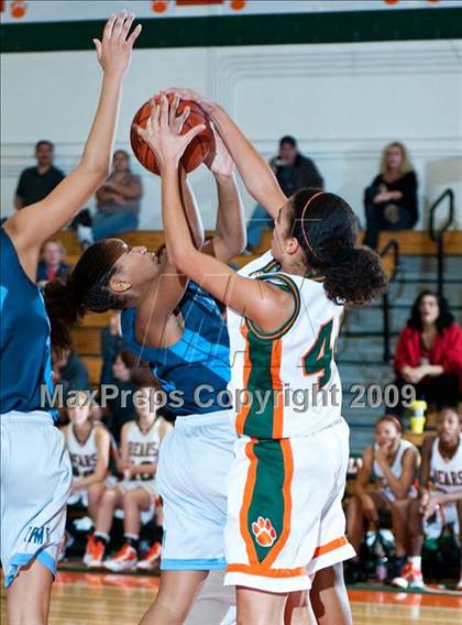 Thumbnail 2 in Ramona @ Poly (Lady Bears Holiday Classic) photogallery.