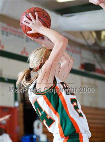 Thumbnail 3 in Ramona @ Poly (Lady Bears Holiday Classic) photogallery.