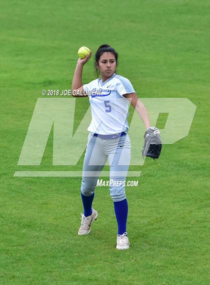 Thumbnail 3 in Cigarroa vs Edison [Thomas A.] (SAISD Softball Tournament) photogallery.