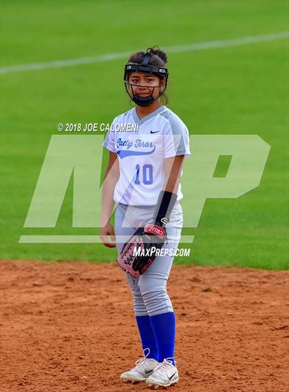 Thumbnail 3 in Cigarroa vs Edison [Thomas A.] (SAISD Softball Tournament) photogallery.