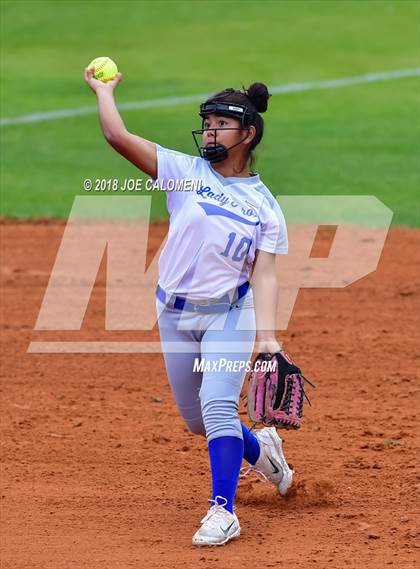 Thumbnail 2 in Cigarroa vs Edison [Thomas A.] (SAISD Softball Tournament) photogallery.