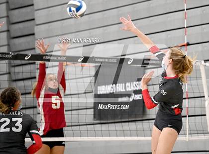 Thumbnail 3 in Mater Dei vs. Torrey Pines (Durango Fall Classic) photogallery.
