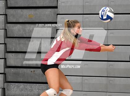Thumbnail 1 in Mater Dei vs. Torrey Pines (Durango Fall Classic) photogallery.