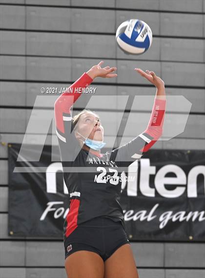 Thumbnail 1 in Mater Dei vs. Torrey Pines (Durango Fall Classic) photogallery.