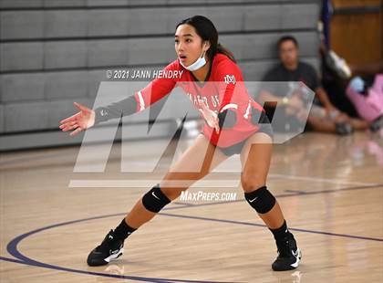 Thumbnail 3 in Mater Dei vs. Torrey Pines (Durango Fall Classic) photogallery.