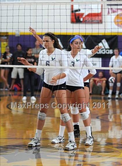 Thumbnail 2 in Coronado vs. La Costa Canyon (Durango Fall Classic) photogallery.