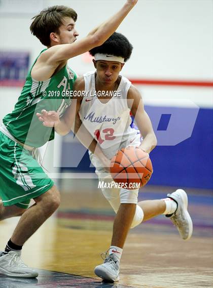 Thumbnail 2 in Azle vs Grapevine photogallery.