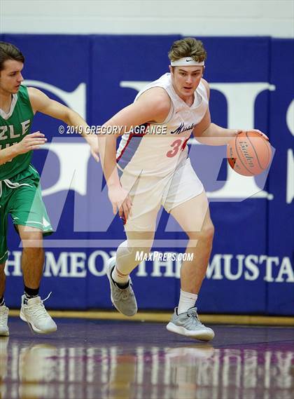 Thumbnail 3 in Azle vs Grapevine photogallery.
