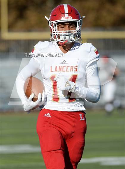 Thumbnail 2 in Orange Lutheran @ JSerra Catholic photogallery.