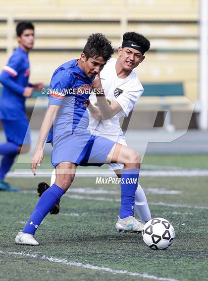 Thumbnail 3 in University vs. San Pedro (CIF LACS D4 Final) photogallery.
