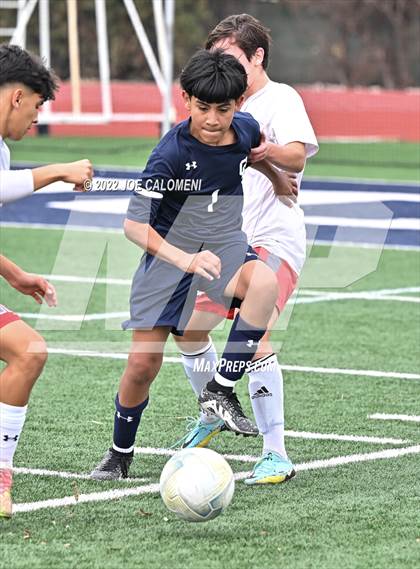 Thumbnail 3 in Lee @ Central Catholic photogallery.