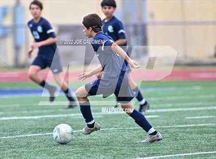 Thumbnail 3 in Lee @ Central Catholic photogallery.