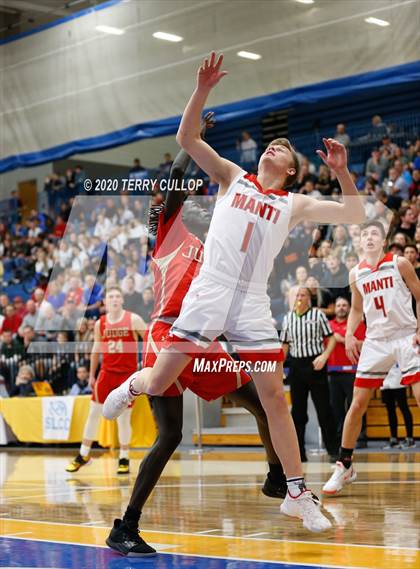 Thumbnail 2 in Judge Memorial vs. Manti (UHSAA 3A Semifinal) photogallery.