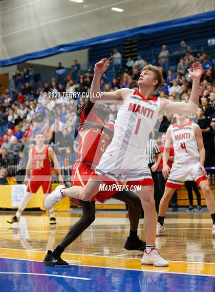 Thumbnail 3 in Judge Memorial vs. Manti (UHSAA 3A Semifinal) photogallery.