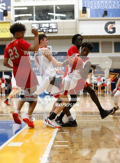 Thumbnail 3 in Judge Memorial vs. Manti (UHSAA 3A Semifinal) photogallery.