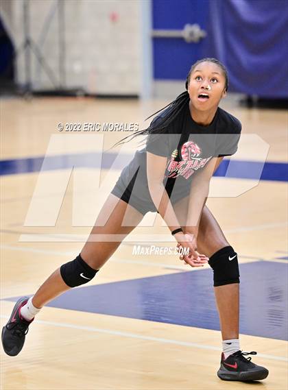 Thumbnail 1 in Canyon Hills vs Montgomery (CIFSDS D3 1st Round) photogallery.