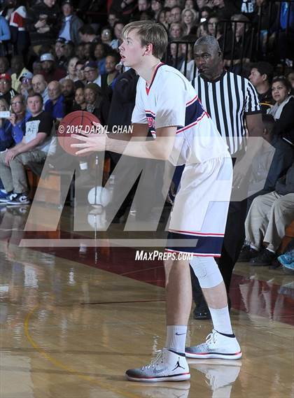 Thumbnail 2 in Cantwell-Sacred Heart vs. Maranatha (CIF-SS D1AA Semi Final) photogallery.