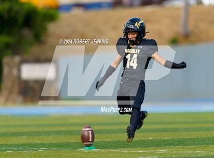 Thumbnail 3 in Kalani vs McKinley photogallery.