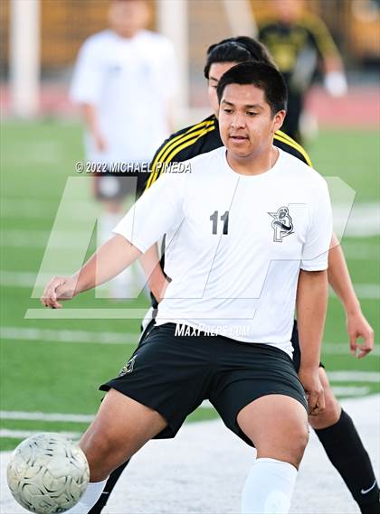 Thumbnail 1 in Panorama vs. Sunny Hills (CIF SoCal Regional D3 First Round) photogallery.