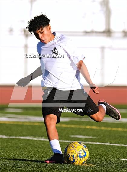 Thumbnail 3 in Panorama vs. Sunny Hills (CIF SoCal Regional D3 First Round) photogallery.