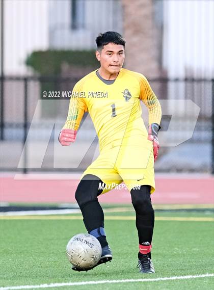 Thumbnail 1 in Panorama vs. Sunny Hills (CIF SoCal Regional D3 First Round) photogallery.