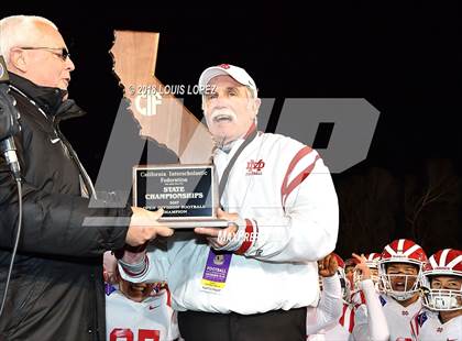 Thumbnail 3 in Mater Dei vs. De La Salle (CIF State Open Division Final) photogallery.