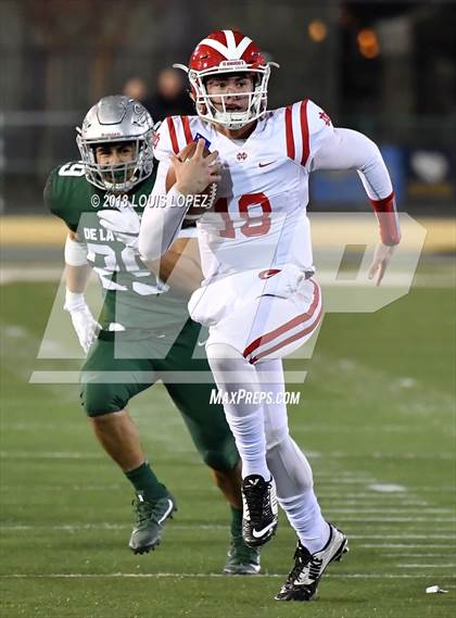 Thumbnail 2 in Mater Dei vs. De La Salle (CIF State Open Division Final) photogallery.