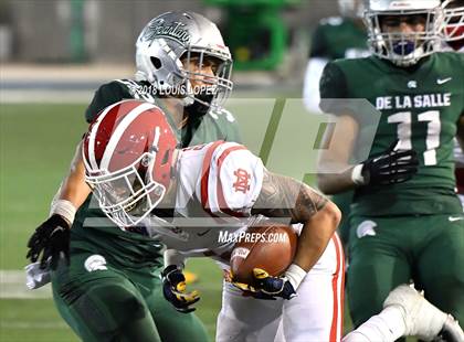 Thumbnail 2 in Mater Dei vs. De La Salle (CIF State Open Division Final) photogallery.