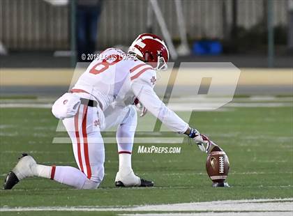 Thumbnail 2 in Mater Dei vs. De La Salle (CIF State Open Division Final) photogallery.