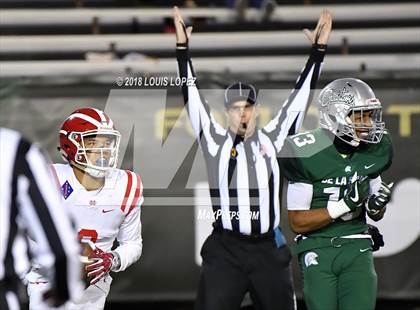 Thumbnail 2 in Mater Dei vs. De La Salle (CIF State Open Division Final) photogallery.