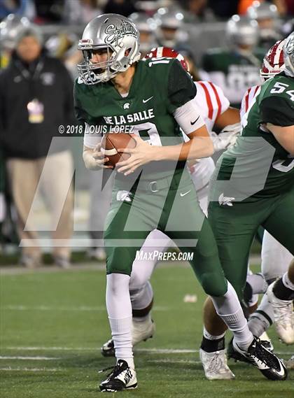 Thumbnail 1 in Mater Dei vs. De La Salle (CIF State Open Division Final) photogallery.